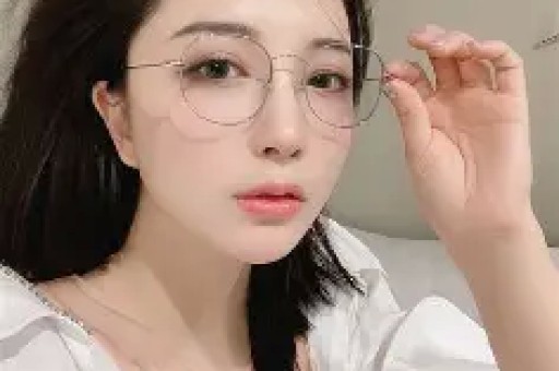 王鹤棣暗示被霸凌！沈月曝光聊天截图舆论反转王鹤棣黑历史被扒